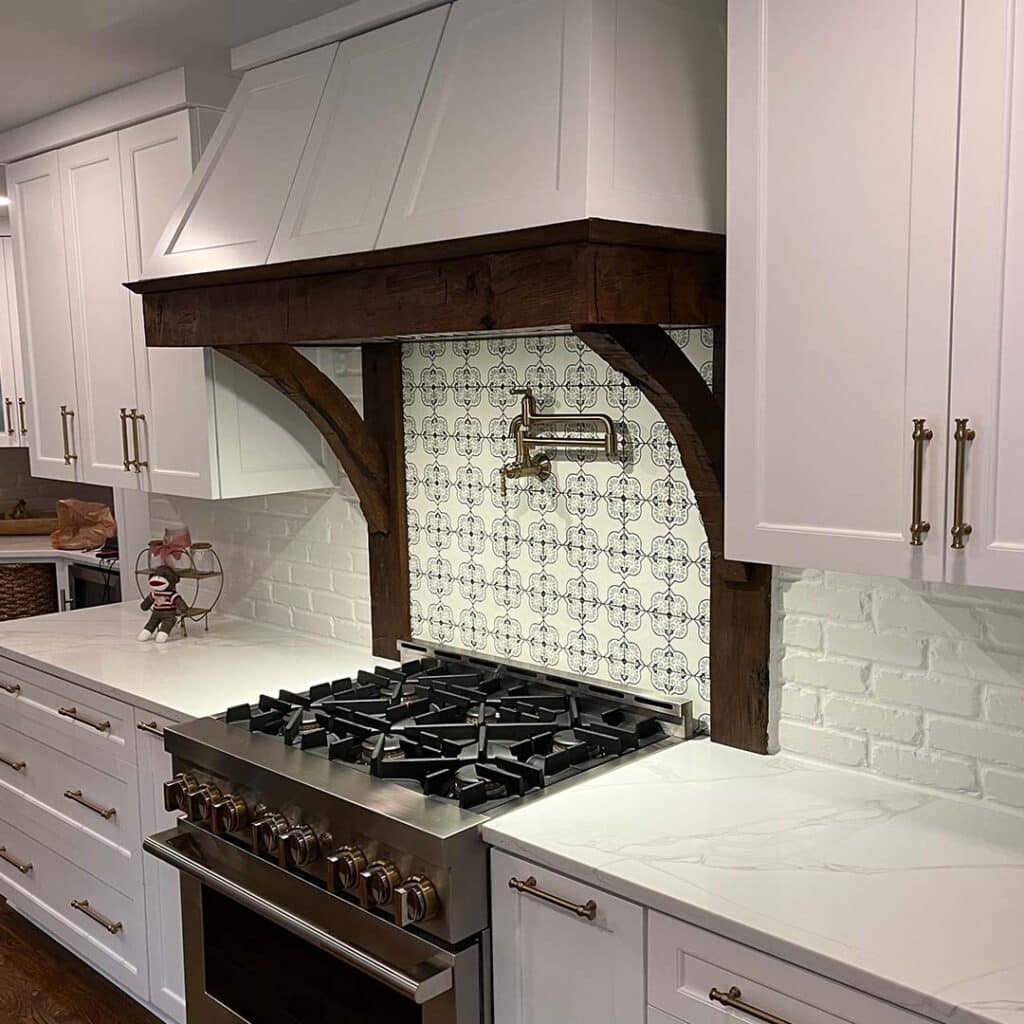 BDM_Residential_Remodeling_1080x1080_Project_Gallery_0003_Kitchen Remodel Farmhouse Glam Brick Accents 15