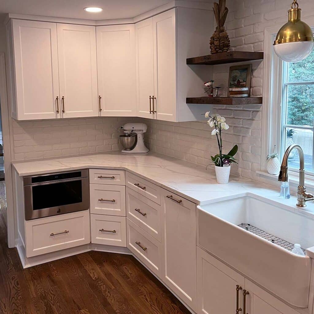 BDM_Residential_Remodeling_1080x1080_Project_Gallery_0005_Kitchen Remodel Farmhouse Glam Brick Accents 13