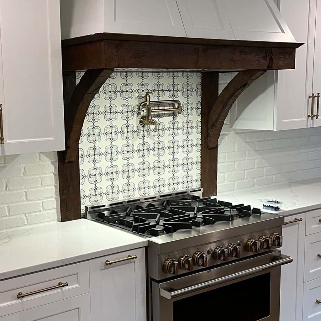 BDM_Residential_Remodeling_1080x1080_Project_Gallery_0006_Kitchen Remodel Farmhouse Glam Brick Accents 12