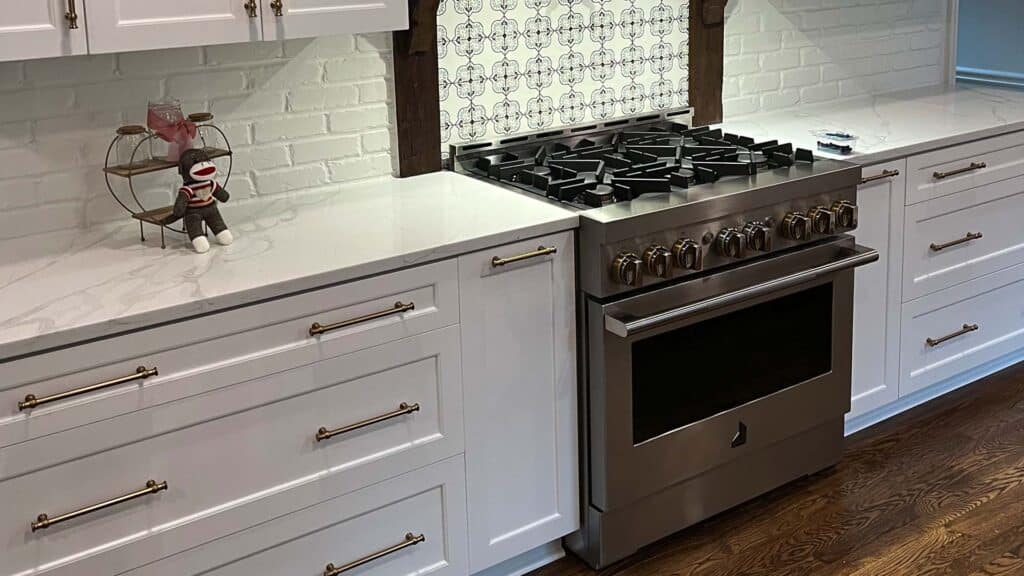 BDM_Residential_Remodeling_1920x1080_Project_Gallery_0006_Kitchen Remodel - Farmhouse Glam Brick Accents 04