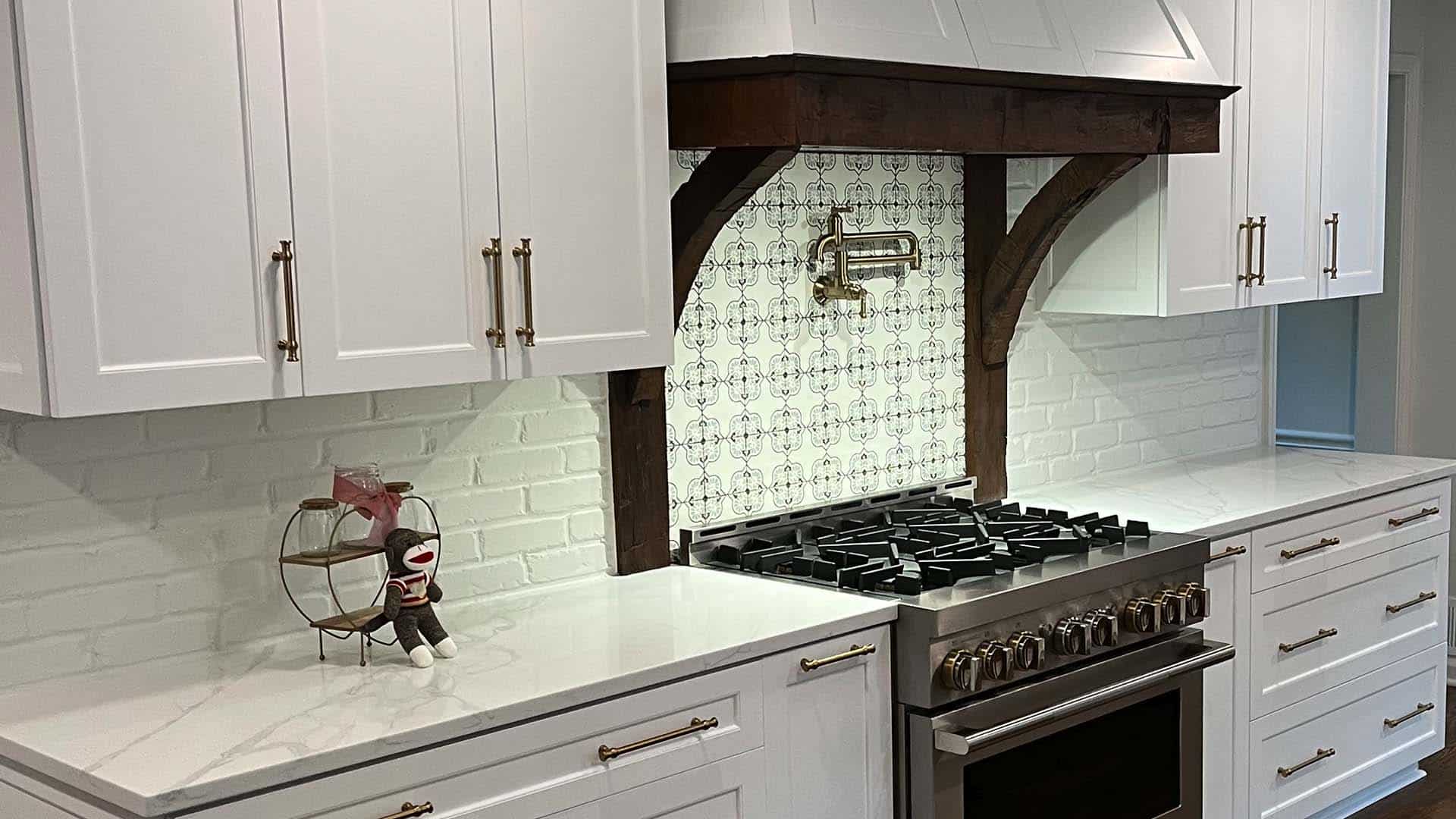 BDM_Residential_Remodeling_1920x1080_Project_Gallery_0008_Kitchen Remodel - Farmhouse Glam Brick Accents 02